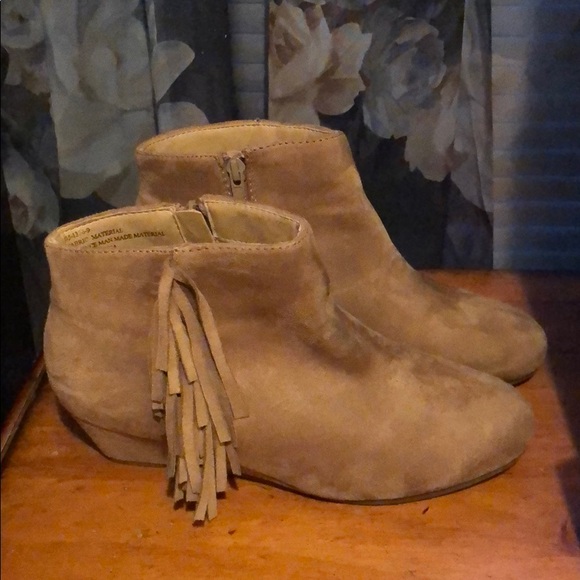 Boots - Picture 1 of 4